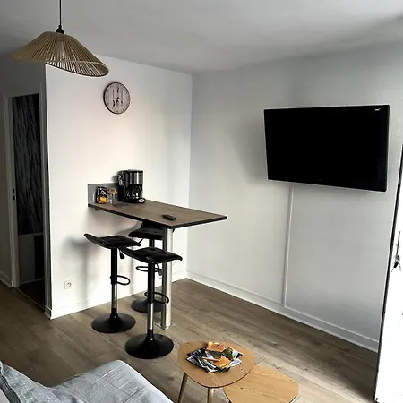 Cozy For 2 People Downtown 아파트